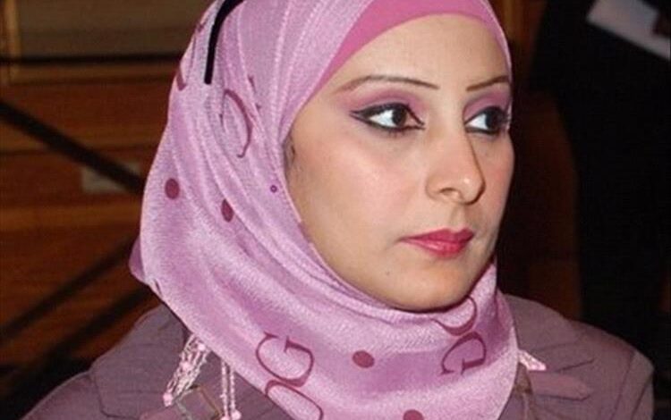 رندا عكبور تعلن رغبتها بمغادرة عدن: “أصبحتُ غريبة في مدينتي”