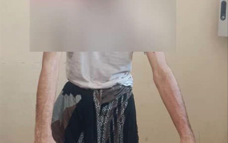 شرطة كريتر تلقي القبض على متهم بسرقة مبالغ مالية وهواتف من داخل محل تجاري