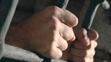 شرطة لودر بمحافظة أبين تحقق في جريمة قتل شاب بطلقات نارية وتضبط اثنين من الجناة