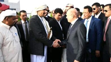 صحافي يكشف تفاصيل هامة عن شخصية محورية في المشهد اليمني