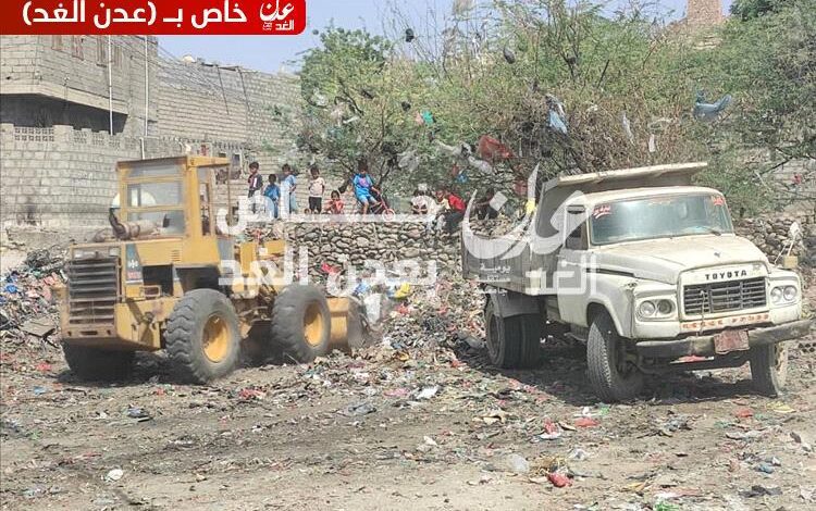 صندوق النظافة في مودية يواصل جهوده بنقل المخلفات الى خارج المدينة