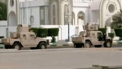 عدن: انتشار أمني كثيف بساحة العروض قبيل احتجاج للمطالبة بالكشف عن مصير المقدم علي عشال
