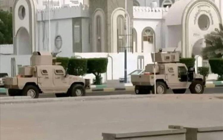 عدن: انتشار أمني كثيف بساحة العروض قبيل احتجاج للمطالبة بالكشف عن مصير المقدم علي عشال