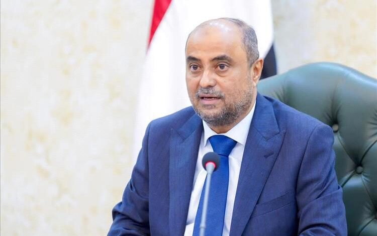 في أول اجتماع للحكومة بالعاصمة عدن.. رئيس الوزراء سالم بن بريك: لا نبيع الأوهام وأولويتنا تخفيف معاناة المواطنين