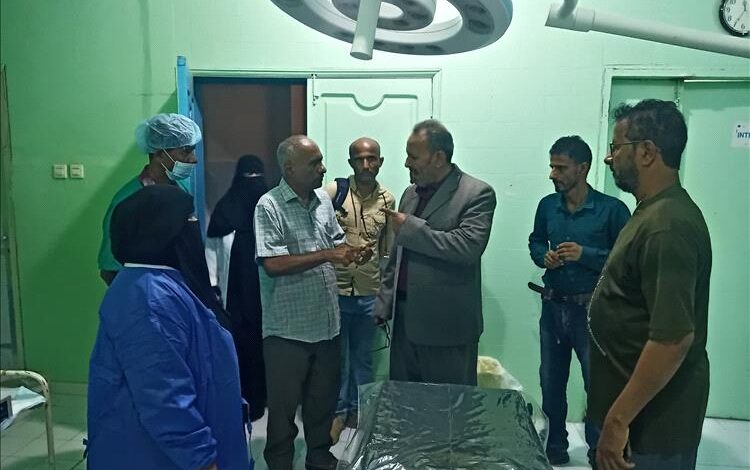 في أول زيارة له منذ توليه المنصب.. مدير صحة أبين يشيد بمستشفى زنجبار ومركز العزل وجهود الكادر رغم شح الإمكانيات