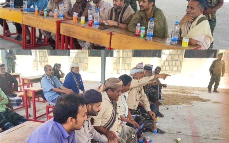 قائد الحزام الأمني بالمنطقة الوسطى يعقد لقاءً موسعاً مع المشائخ والوجهاء والشخصيات الاجتماعية بمديرية مودية