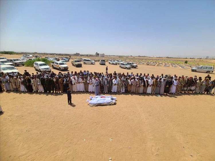 مأرب تشيّع شهداء الواجب.. وتجدد العهد بتحرير الوطن