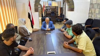 محافظ تعز يناقش سبل تطوير الحركة الثقافية والفنية
