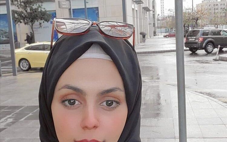 محامية من حضرموت تقول انها تعرضت للمنع من دخول عدن لعدم وجود "محرم" وتصدر بلاغاً للرأي العام