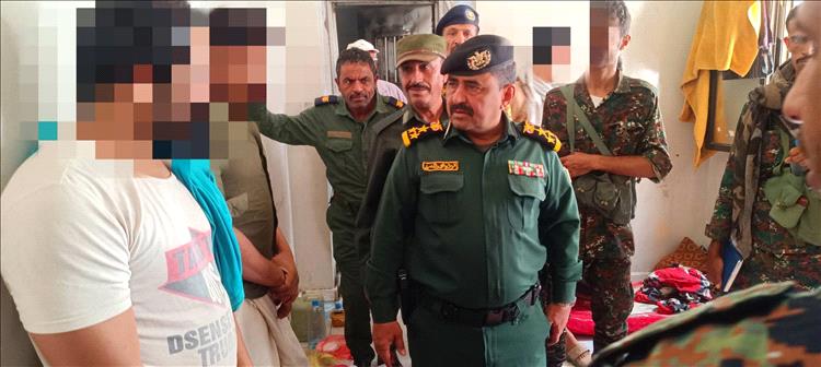 مدير عام شرطة شبوة يتفقد إدارة البحث الجنائي ويشدد على سرعة البت في قضايا المواطنين