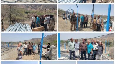 مدير عام مديرية قعطبة بكر الشاعري يتفقد عمل البئر رقم 2 في منطقة حمر لمشروع مياه المدينة