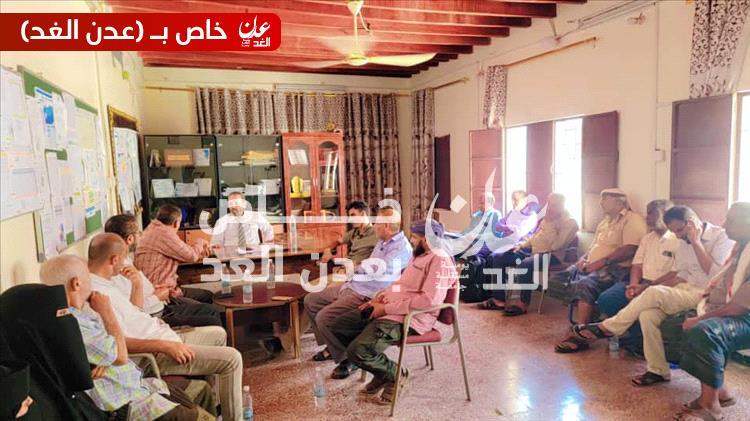 مدير عام مكتب الصحة بأبين يعقد اجتماعاً موسعاً لمناقشة الأوضاع الصحية والإدارية في المحافظة