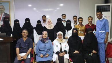 مستشفى عبود العسكري بعدن يحتفل بتخرج الدفعة الأولى من طلاب وطالبات التمريض العملي
