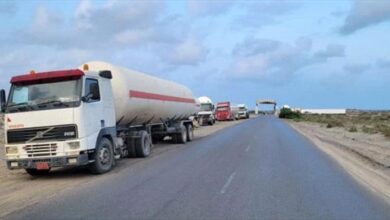 مصادر محلية: عمليات تهريب منظمة لحصة محافظتي عدن ولحج من الغاز إلى مناطق سيطرة الحوثيين