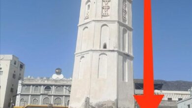 منارة عدن التاريخية تميل بشكل خطير وسط غياب التحرك الرسمي