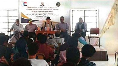منسقية المجلس الانتقالي بكلية يافع الجامعية تنظم محاضرة حول حرب المنافذ