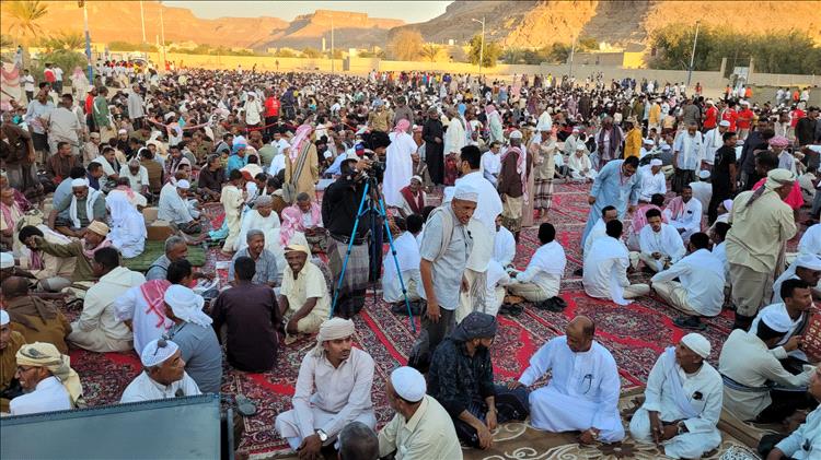 منطقة مشطة بتريم تحتفي بزفاف 40عريساً وعروسة في مهرجان المودة العاشر