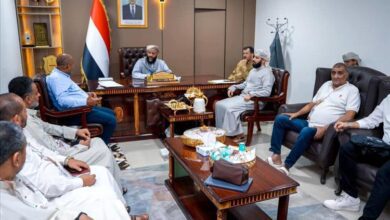 وزير الأوقاف يناقش مع قيادة الخطوط الجوية اليمنية ترتيبات عودة الحجاج
