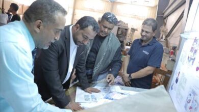 وزير التربية يطّلع على سير العمل بمطابع الكتاب المدرسي في حضرموت خلال إجازة عيد الأضحى