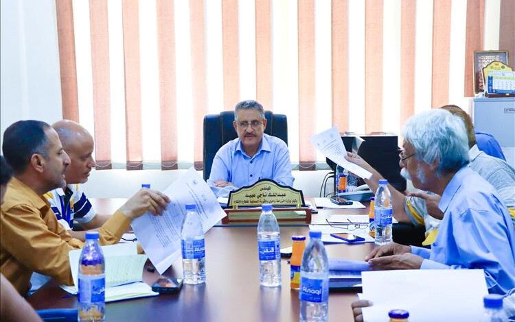 وكيل وزارة الزراعة والأسماك يلتقي فريق مؤسسة بناء الخيرية لمناقشة مشروع الإستجابة للأمن الغذائي بالضالع