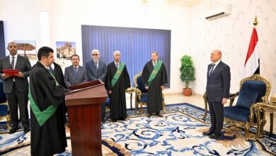 القضاة المعينون بالمحكمة العليا يؤدون اليمين القانونية امام رئيس مجلس القيادة الرئاسي