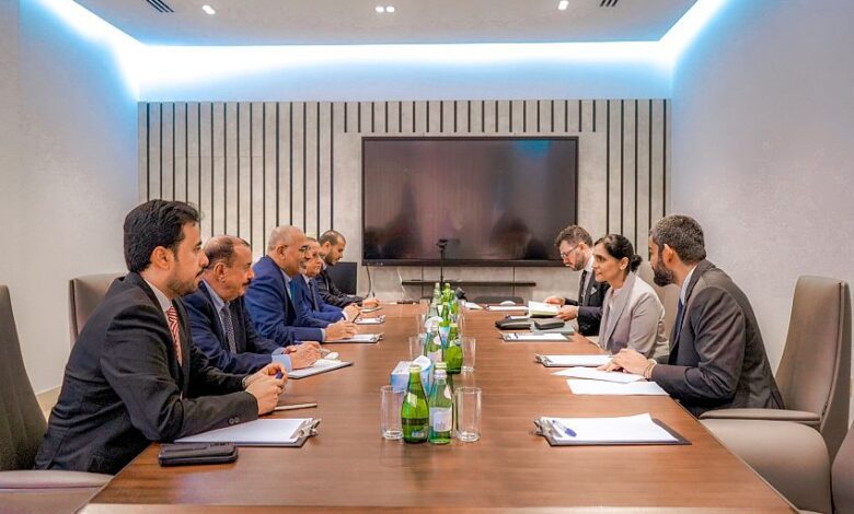 اللواء الزُبيدي يبحث مع السفيرة البريطانية ومسؤولي البنك الدولي المستجدات السياسية والحلول العاجلة لأزمة الكهرباء
