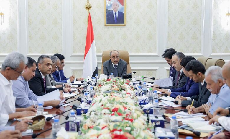 المجلس الاعلى للطاقة برئاسة رئيس الوزراء يقر حلول اسعافية عاجلة لتوفير وقود لكهرباء عدن
