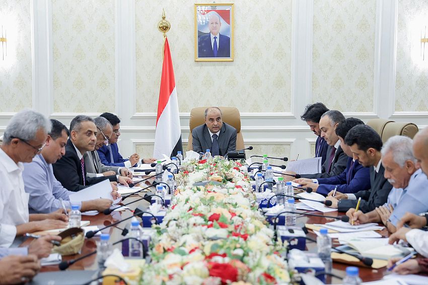 المجلس الاعلى للطاقة برئاسة رئيس الوزراء يقر حلول اسعافية عاجلة لتوفير وقود لكهرباء عدن