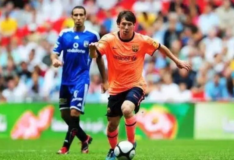 ميسي والأهلي