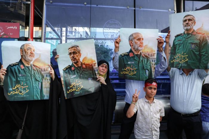 تقرير| قيادة الحرس الثوري تتفكك.. وشعارات "الموت لإسرائيل" تتهاوى أمام توسل طهران وقف الحرب