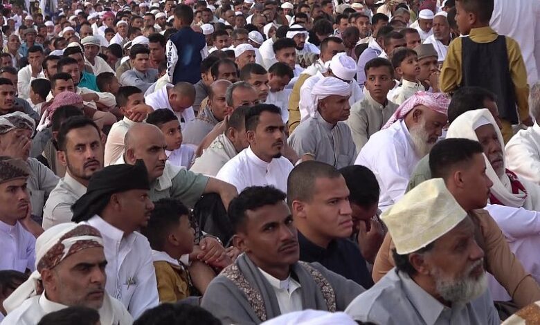 خطيب العيد في سيئون يؤكد أهمية توحيد الصف الوطني لإنهاء معاناة المواطنين والتصدي لمشروع الحوثي