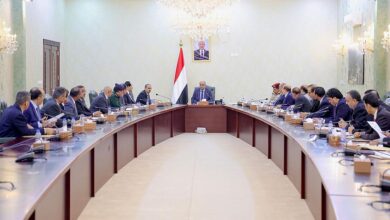 رئيس الوزراء يترأس في عدن الاجتماع الأول لمجلس الوزراء
