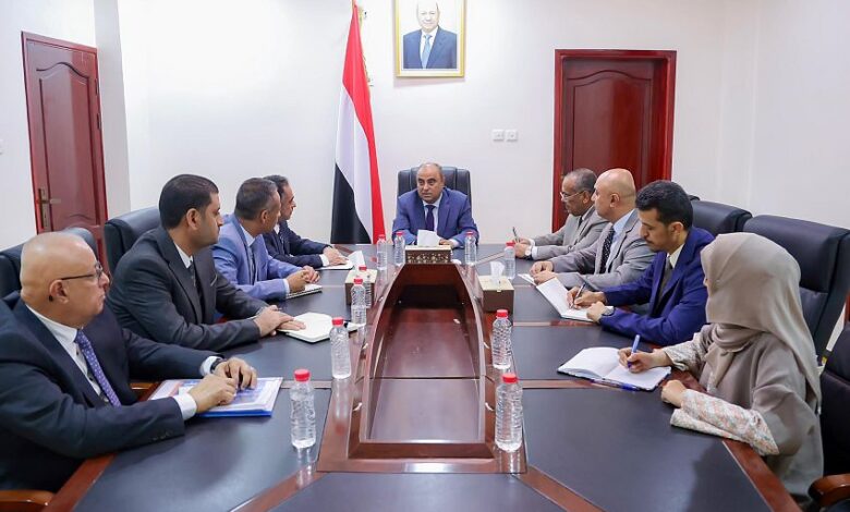 رئيس الوزراء يوجه بوضع مسار عاجل لتنفيذ خطط الاتصالات وتطوير البنية التحتية للقطاع