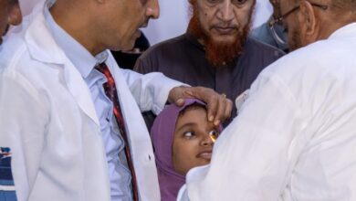 صور| انطلاق المخيم الطبي المجاني الثاني لعلاج حول العين في مدينة المخا
