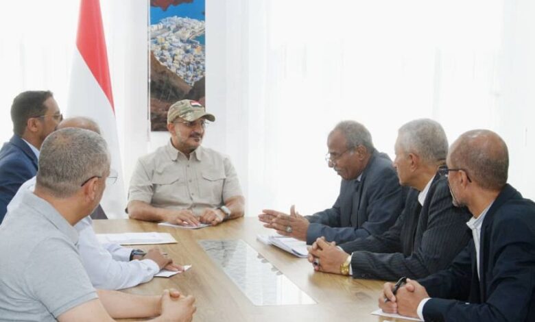 طارق صالح يترأس اجتماعاً مشتركاً لمناقشة الخطة التنفيذية لإعداد المخطط العام لمدينة الخوخة