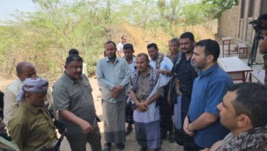 طارق صالح يوجه بتنفيذ مشاريع مياه جديدة في ريف المخا