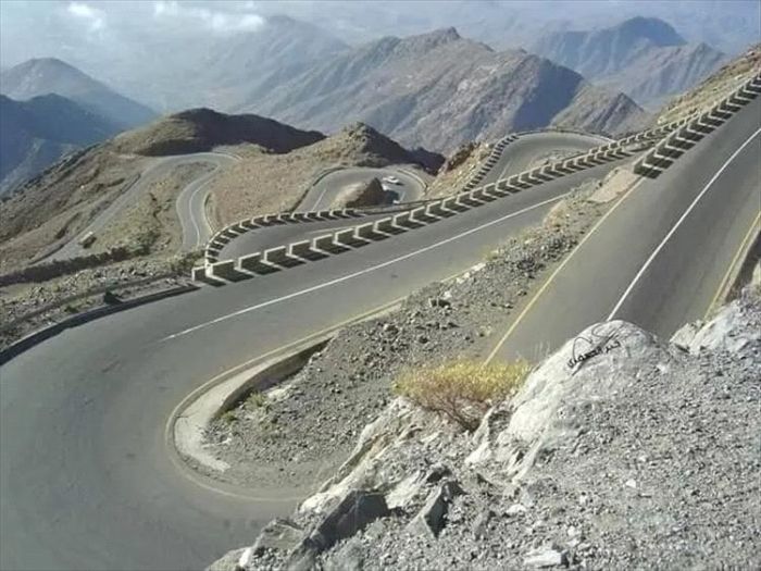 في ظل تعنت حوثي ..محافظ أبين يوافق على فتح طريق عقبة ثرة