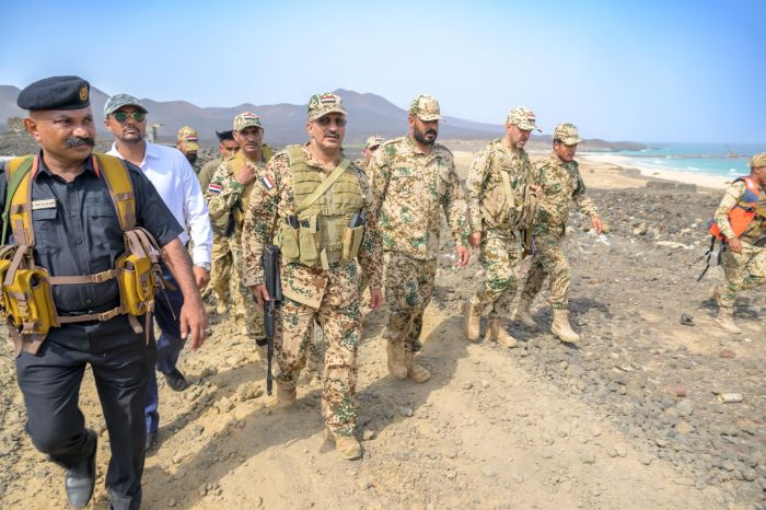 فيديو| طارق صالح يتفقد بحرية المقاومة الوطنية في الجزُر المحررة بالبحر الأحمر
