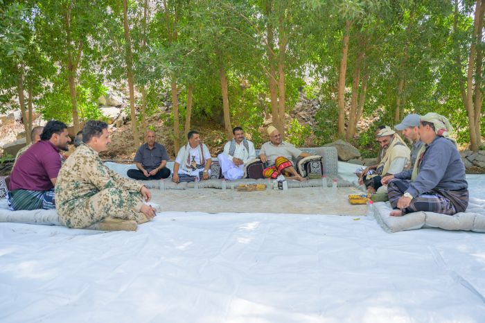 فيديو| طارق صالح يستقبل التهاني من قادة جبهات الساحل ويعايد المواطنين في ريفي المخا وموزع
