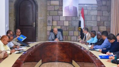 محافظ تعز يبحث مع الممثل المقيم للأمم المتحدة الحلول والمعالجات لتخفيف أزمة المياه