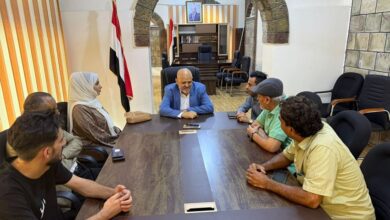 محافظ تعز يناقش سبل تطوير الحركة الثقافية والفنية