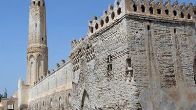 مسجد أبي موسى الأشعري في زبيد يواجه خطر الانهيار بسبب نهب الحوثيين لأوقافه
