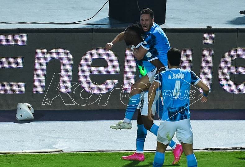 بيراميدز وصن داونز