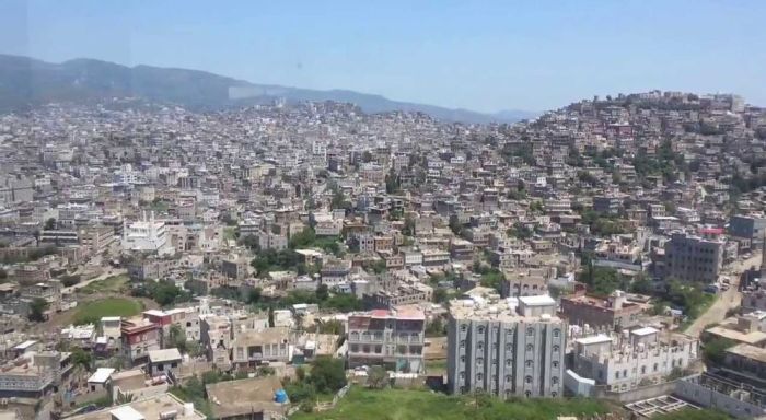 مواجهات مسلحة في إب تُخلّف إصابتين عقب اقتحام الحوثيين لحي دار الشرف