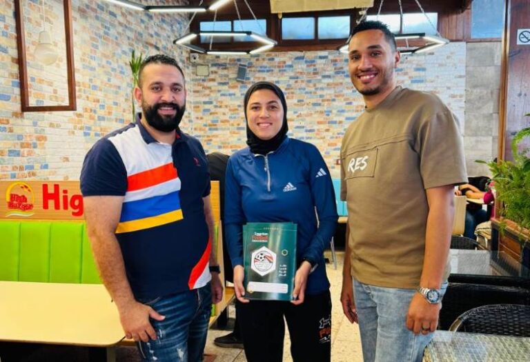 حسام ورحمة محمد وعادل المحروقي