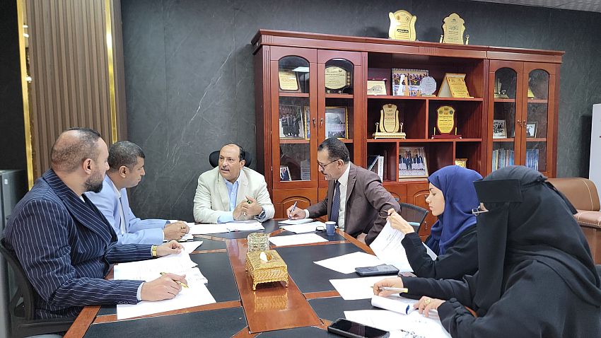 نائب وزير الصناعة يناقش مع وكلاء الوزارة الأولويات الحكومية العاجلة لخطة المائة يوم