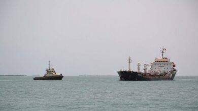 هيئة بريطانية تحذر السفن من تهديدات عسكرية قرب ميناء الحديدة
