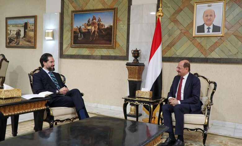 وزير الخارجية يبحث مع القائم بأعمال السفارة الأمريكية دعم جهود الحكومة اليمنية