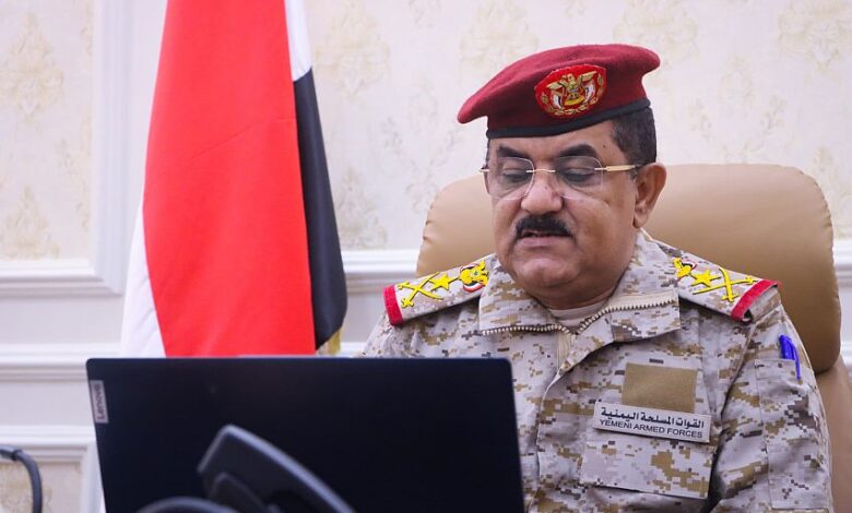 وزير الدفاع يبحث مع السفير الياباني مستجدات الاوضاع في اليمن
