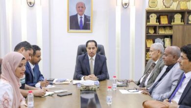 وزير الشباب والرياضة يناقش إعداد خطة الـ (100) يوم ويتفقد الانضباط الوظيفي